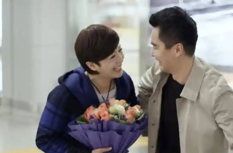 再看《守婚如玉》:遇上赵明齐,知三当三的华莎其实比苏然更惨_电话