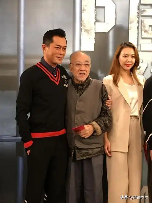 独居香港坚持拍戏,追随发哥慢跑|周润发|古天乐|tvb|黄日华|郭富城