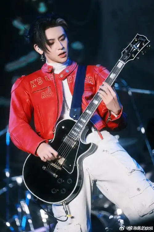 小鬼 劳作间隙也要运动##王琳凯