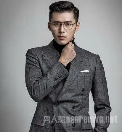 三七分背头搞笑图片