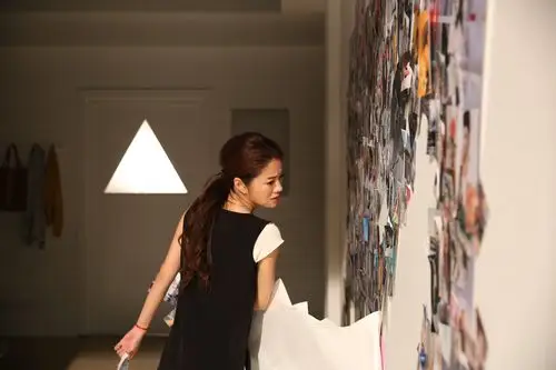 爱恋珠宝品牌形象代言人安以轩人狠话不多