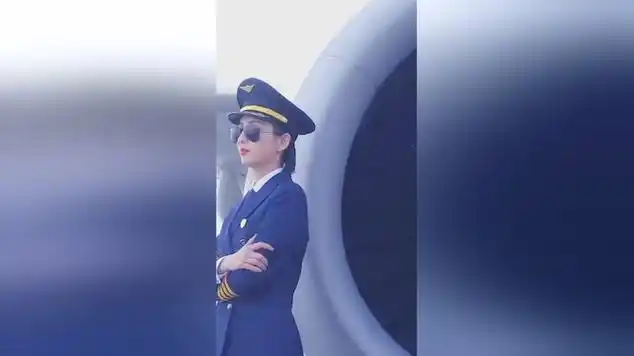 佟丽娅新戏机长造型亮相你们喜欢这样的丫丫姐吗