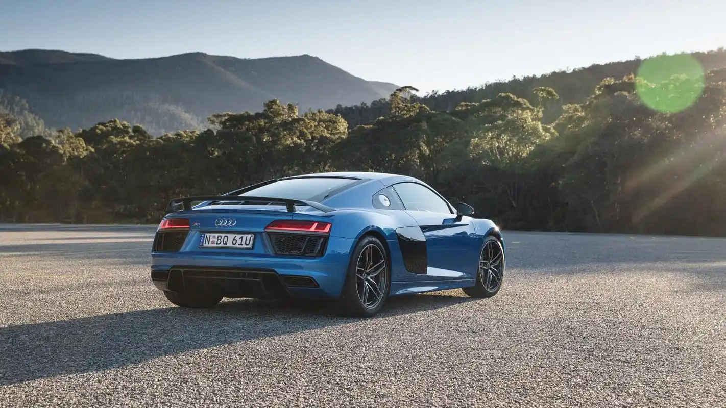 2016款奥迪r8 v10汽车图片高清壁纸