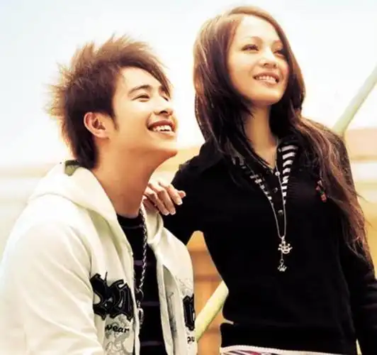 张韶涵现任男友张韶涵复出狠撕范玮琪