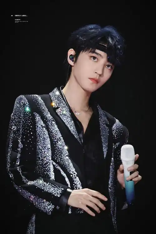 瞬间心都空了,好绝美好有侠气@tfboys-王俊凯#tfboys演唱会绝世大刀