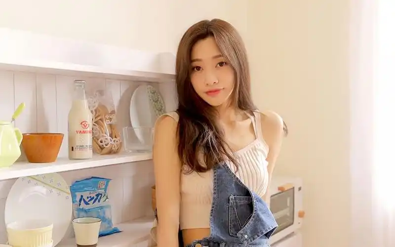 原图你的电脑分辨率(1600x1600)→生成壁纸显示:√欣赏模式全屏模式