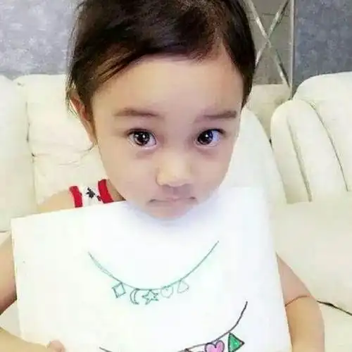 李小璐7岁女儿和杨幂5岁女儿差距太大了小糯米才是真公主啊