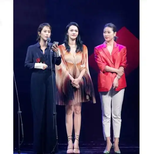 1972年,身高170cm姚晨,1979年,身高169cm海清,1977年,身高167cm