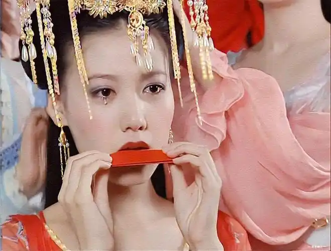 回顾演员高露我这辈子正确的决定就是隐婚为丈夫生下一儿一女