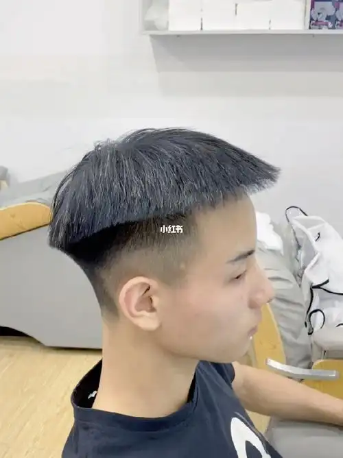 男生变帅发型指南  #今日发型  #剪头发  #飞机头  #精神小伙