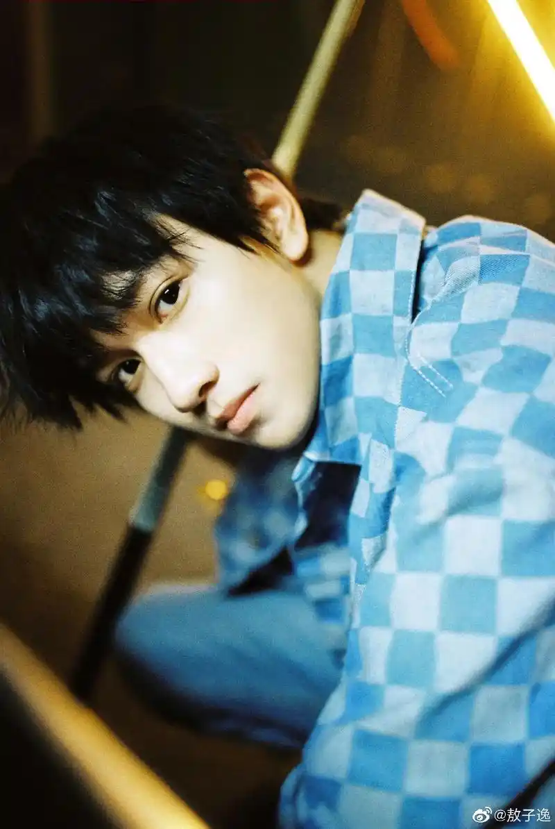 敖子逸#敖子逸生日  你们只记得今天是圣诞节,但又有谁记得 - 抖音