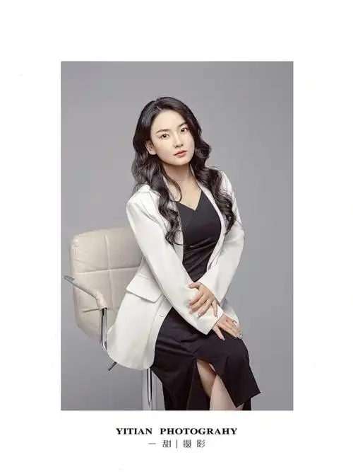 看自己该看的风景"#一甜摄影  #十堰摄影  #形象照  #个人形象照