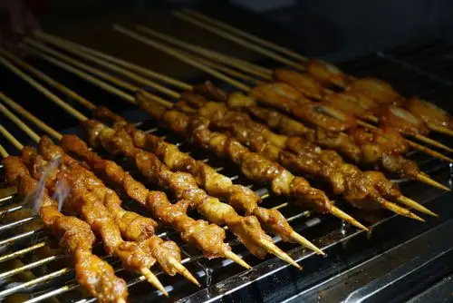 肉食主义千万别错过这家渔村烧烤,大串儿的