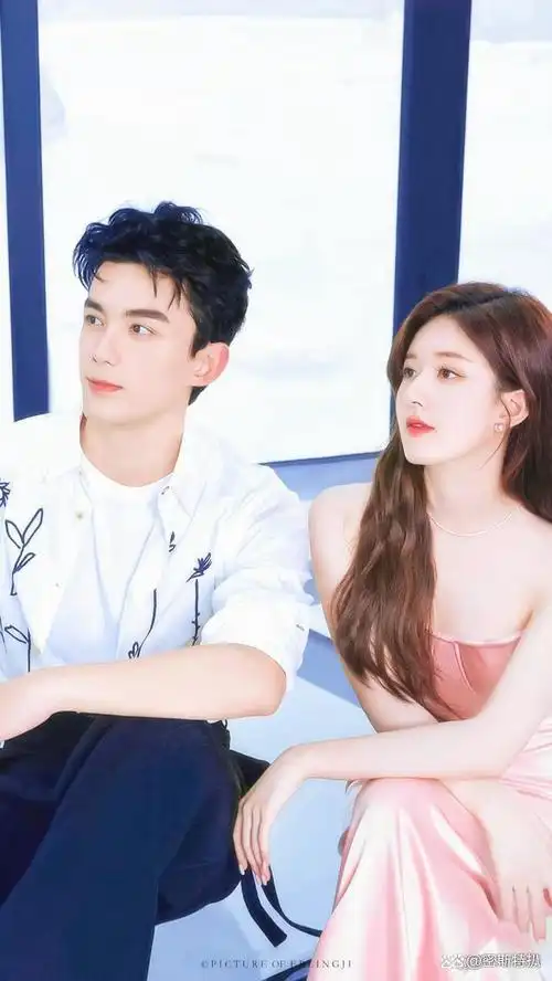 吴磊赵露思李庚希大合集