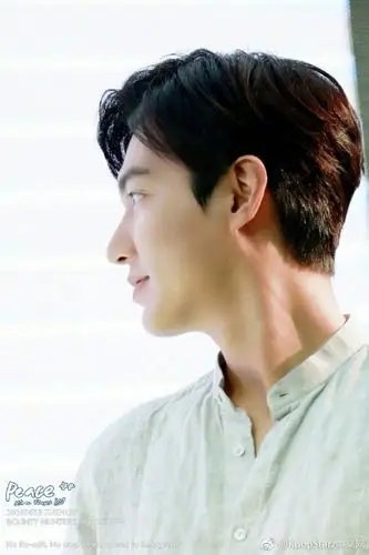 雕刻侧颜 感受李敏镐360度无死角的高颜值