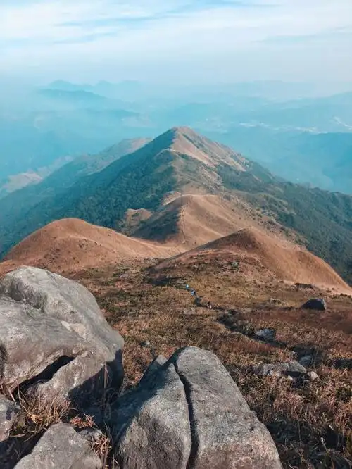 最美拉胡线水底山