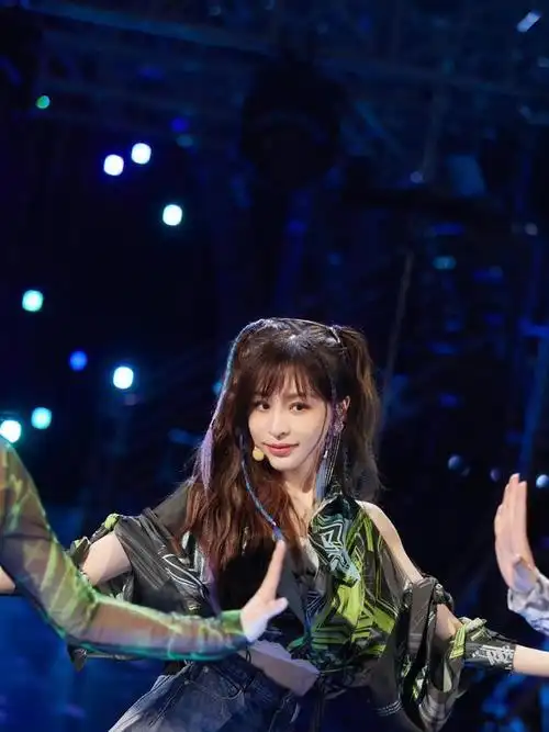 身高158的王心凌太会搭配行走的小个子女生穿搭模板