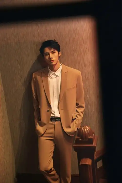 111邓超元00深秋温暖穿搭