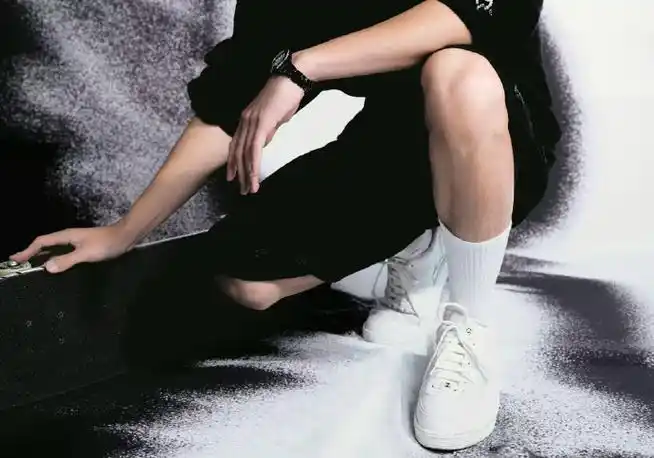 王一博#臣服于白袜与美腿之下脑海中小电影自动生成.