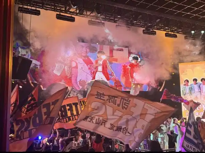 tfboys粉丝线下应援氛围##tfboys十一周年线下粉丝应援氛围