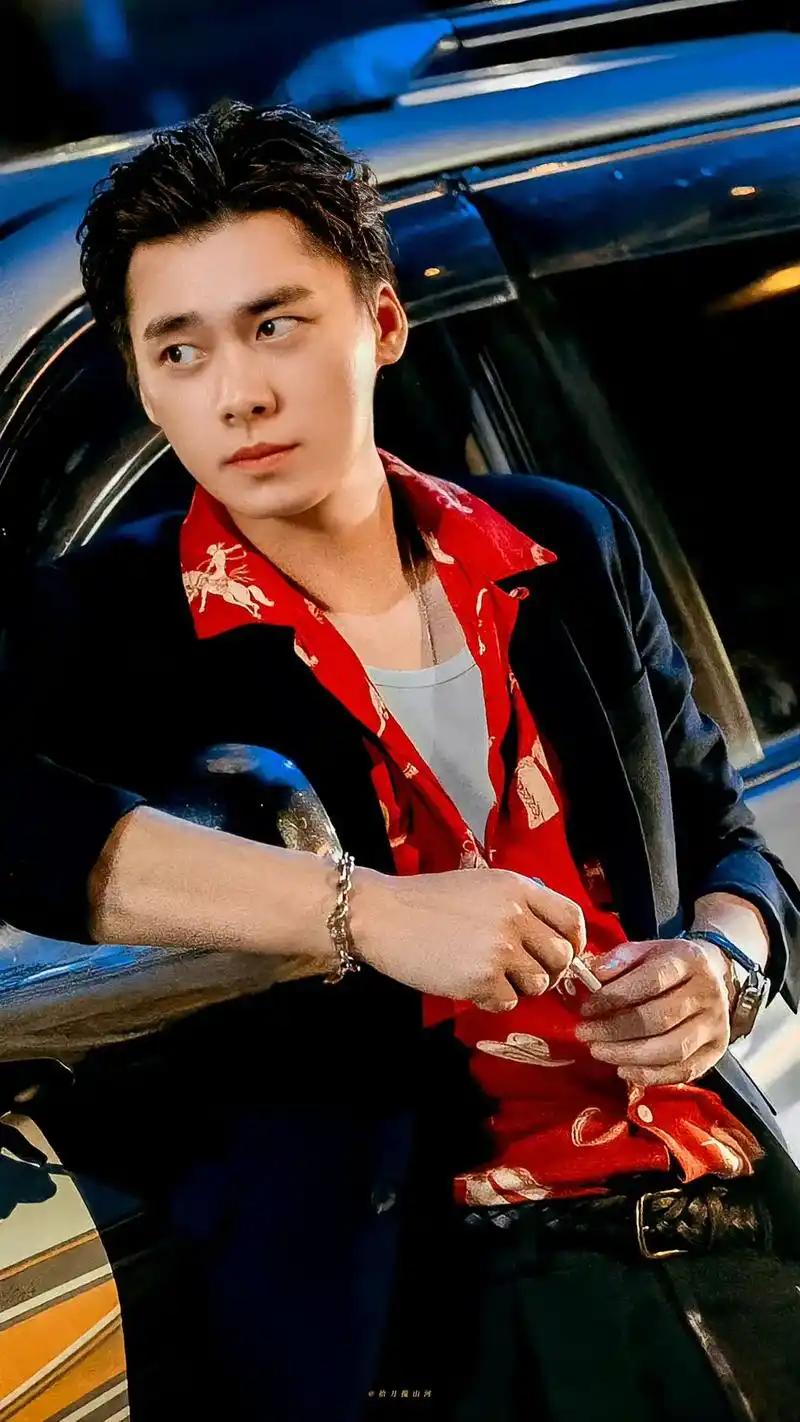 我不允许还有人没预约暗夜行者ok?#新剧来袭 #李易峰 #暗 - 抖音