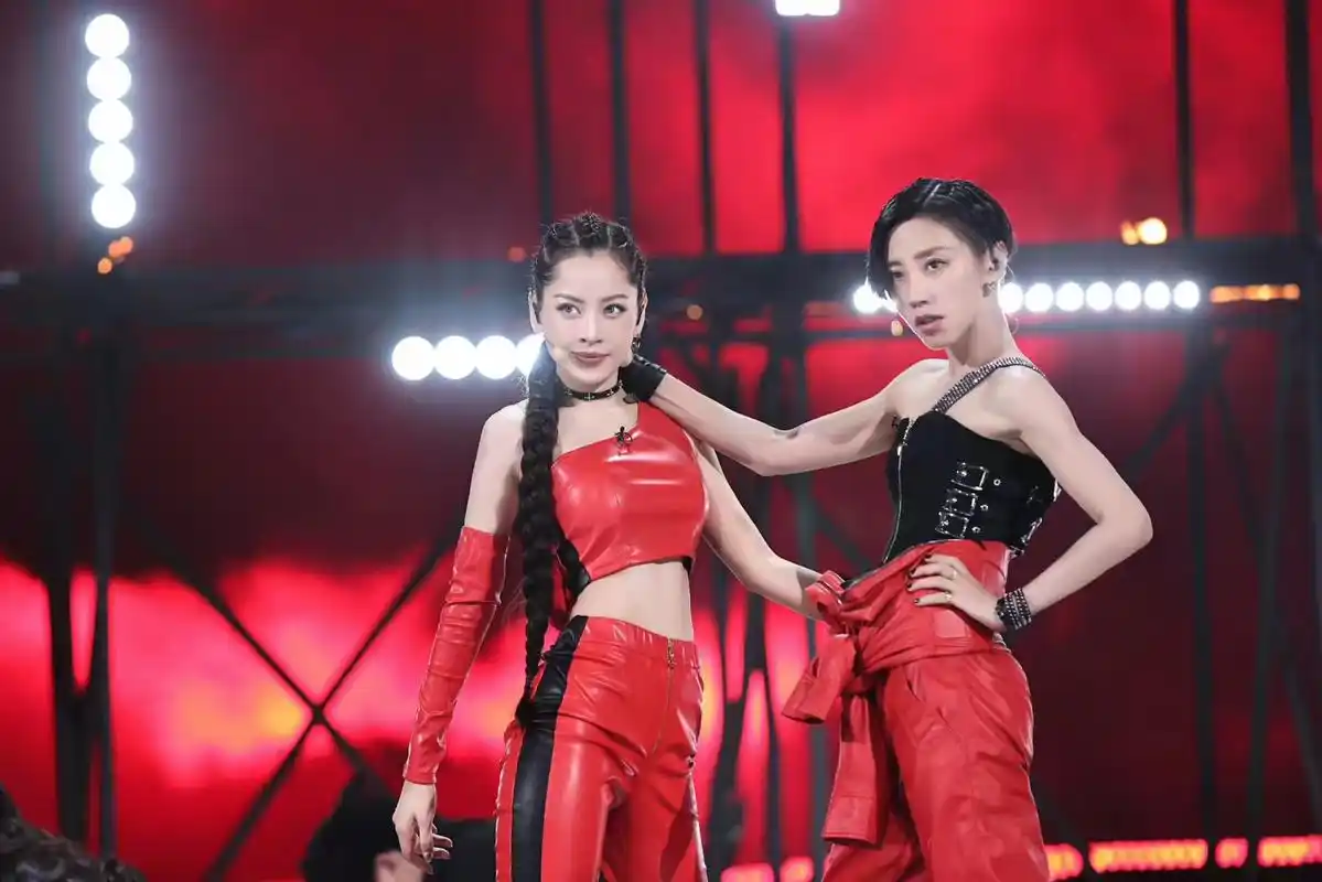 《浪姐4》五公上,朱珠旗袍绝美,芝芙跳钢管舞,amber衣服不好看