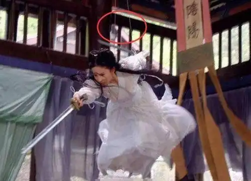 影视剧中的穿帮镜头图1我没笑图3没笑你肯定笑点低