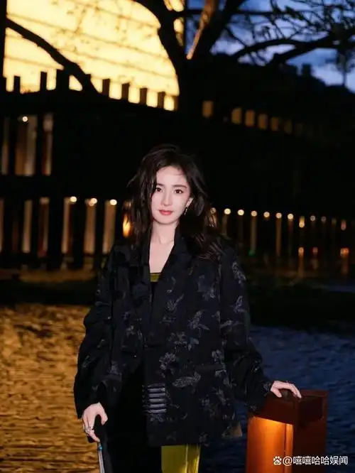 杨幂又美上热搜了!