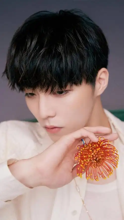 元气爱豆陈立农,可爱的大男孩,歌声好听,来看他的帅照吧