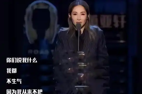 色是刮骨刀,43岁萧亚轩面黄肌瘦脸凹色老,网友直呼:认不出|黄皓