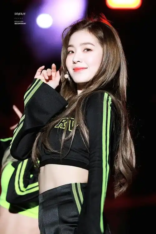 惊鸿一瞥的裴珠泫irene神图