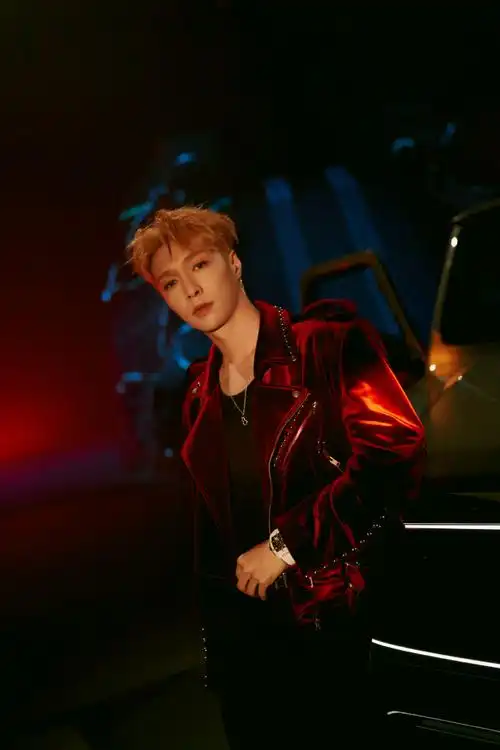 聆听引擎的轰鸣,和boss@张艺兴一起踏上没有终点的旅程.