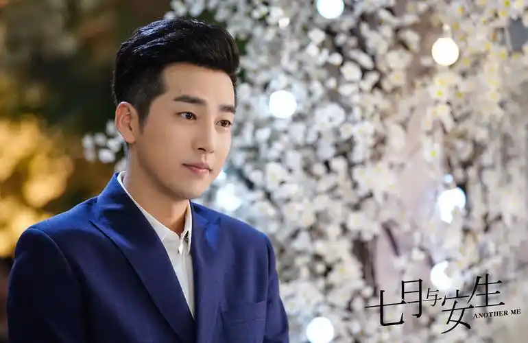 除了刚刚杀青的《一寸相思》,邹廷威的另外两部待播剧更可谓看点十足