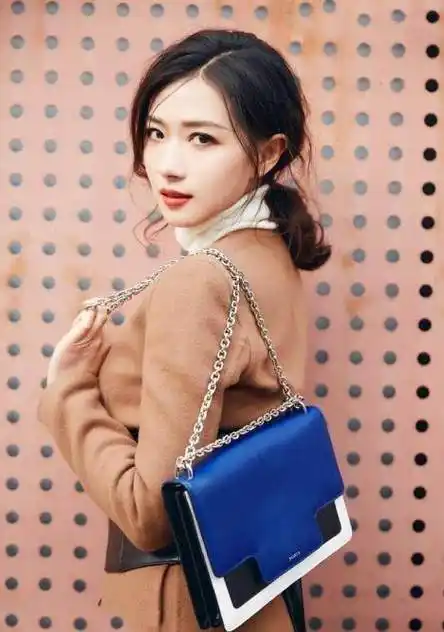 原创看外表完全猜不出年龄万茜长得好看还会穿最后一身穿的很大胆