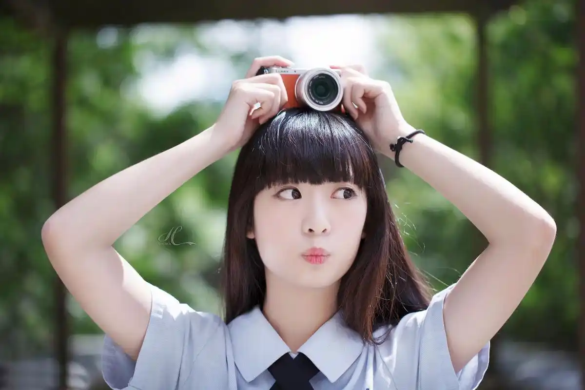 清华大学校花米花乔清新校服写真桌面壁纸