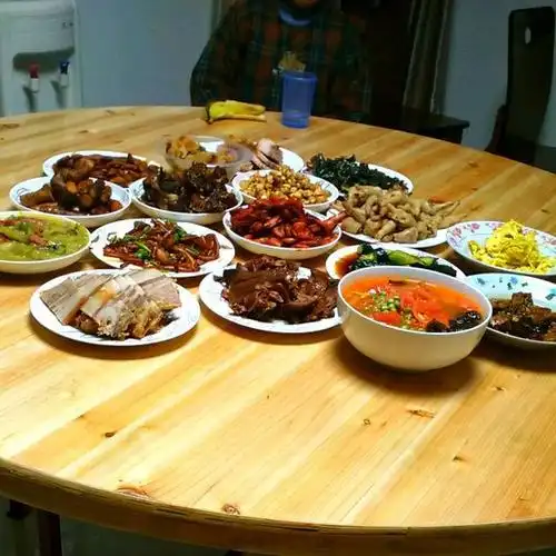 财经部681班王方圆-欢乐一家人