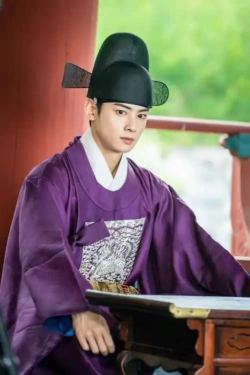 韩国票选"最适合穿古装男星"top 10,金秀贤竟只排第二