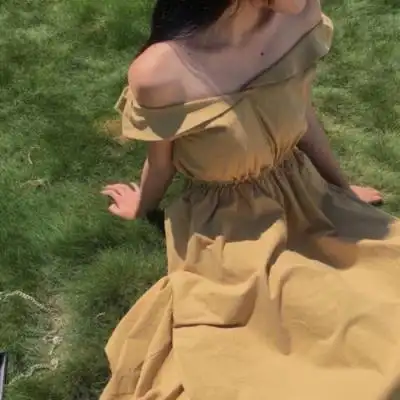 qq头像女生露肩锁骨