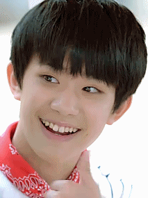 易烊千玺帅气笑容可爱gif动图_动态图_表情包下载_soogif