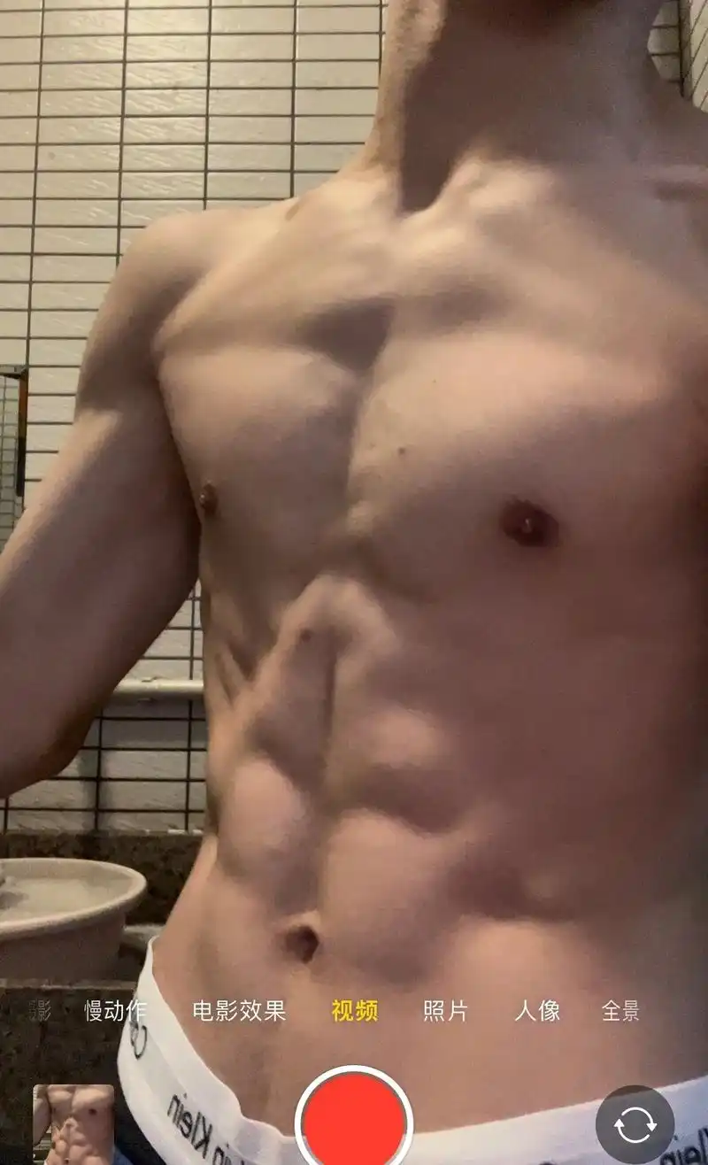 两张旧照.#腹肌 #健身 #vlog日常 #原相机 #记录真 - 抖音