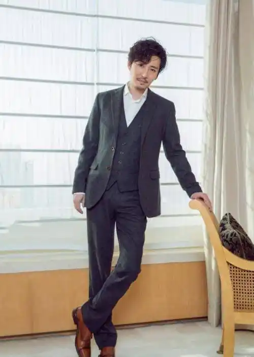 中年男星穿西装,只服这6位,大叔们帅起来真没小鲜肉啥事_刘奕君_胡歌