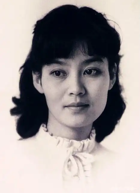 66岁老演员潘虹的红尘往事