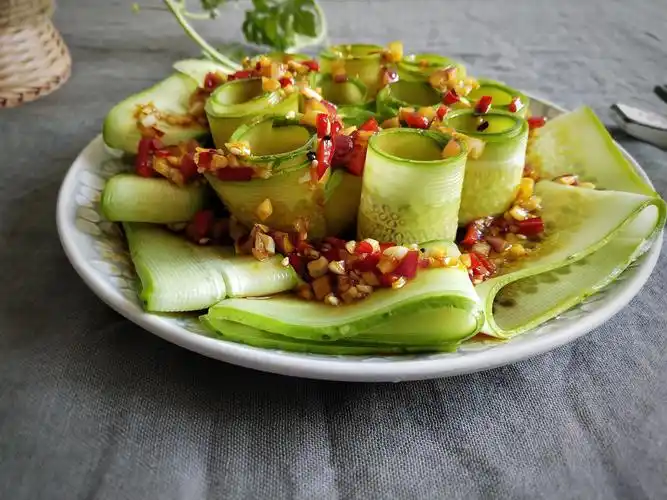 【凉拌黄瓜卷】