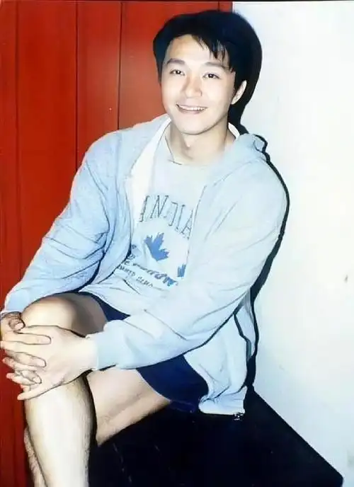 周星驰怀旧老照片让你一次看个够