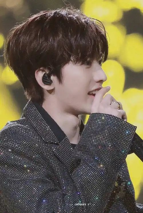 蔡徐坤笑容合集