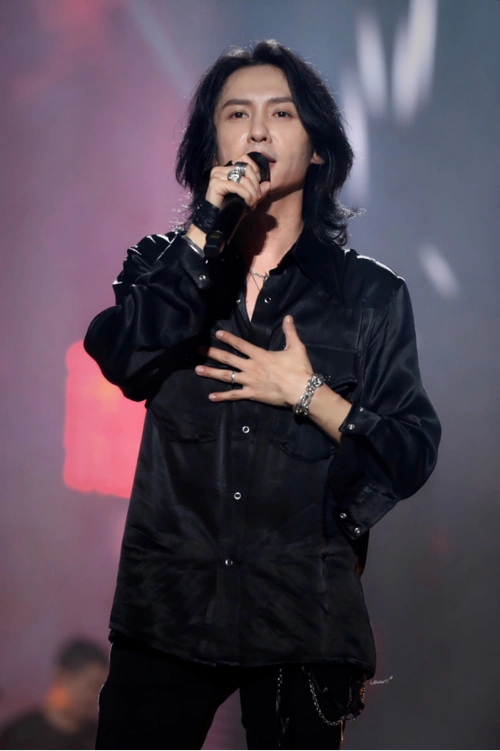 合约期满,黑豹乐队官宣招募新主唱,第十任主唱张淇将离队 - 大视野融