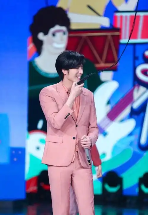 徐开骋快乐大本营被挖黑历史展示别样芭蕾舞姿