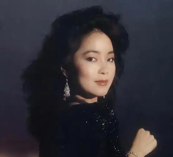 以为他们退出歌坛,其实早已"默默离世",再也见不到的4位歌星