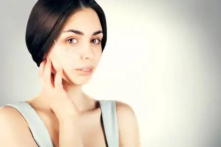 皮肤修复概念的年轻女性肖像照片