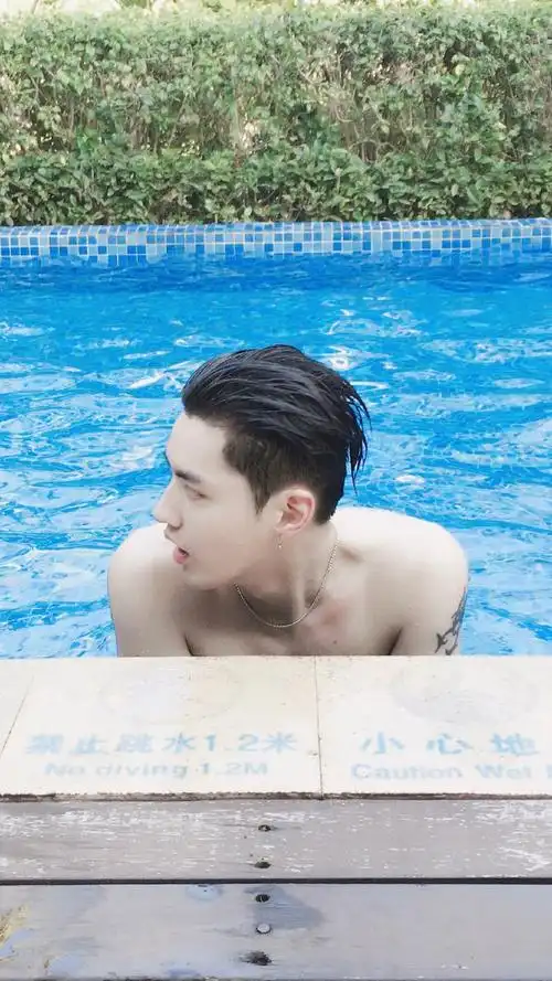 吴亦凡泳池诱惑照
